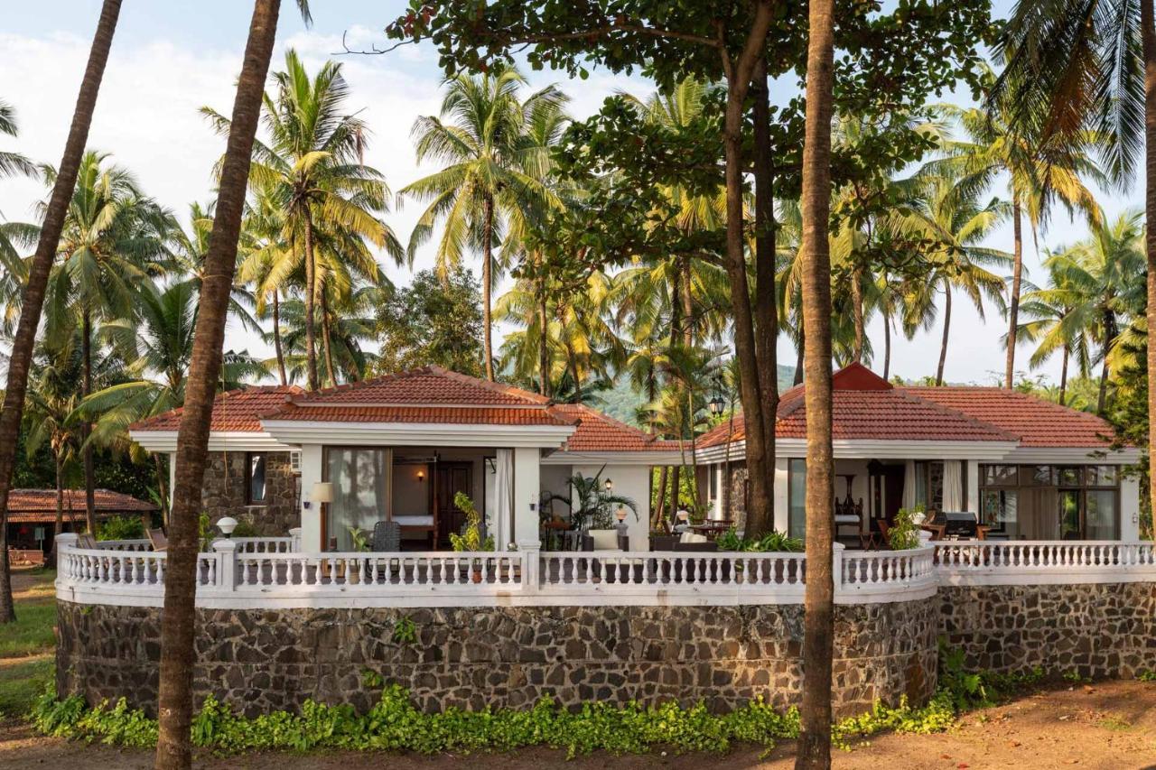 Casa Del Mer By Stayvista - Nearby Beach With, Sea-View Rooms & Coconut Farm アリバグ エクステリア 写真