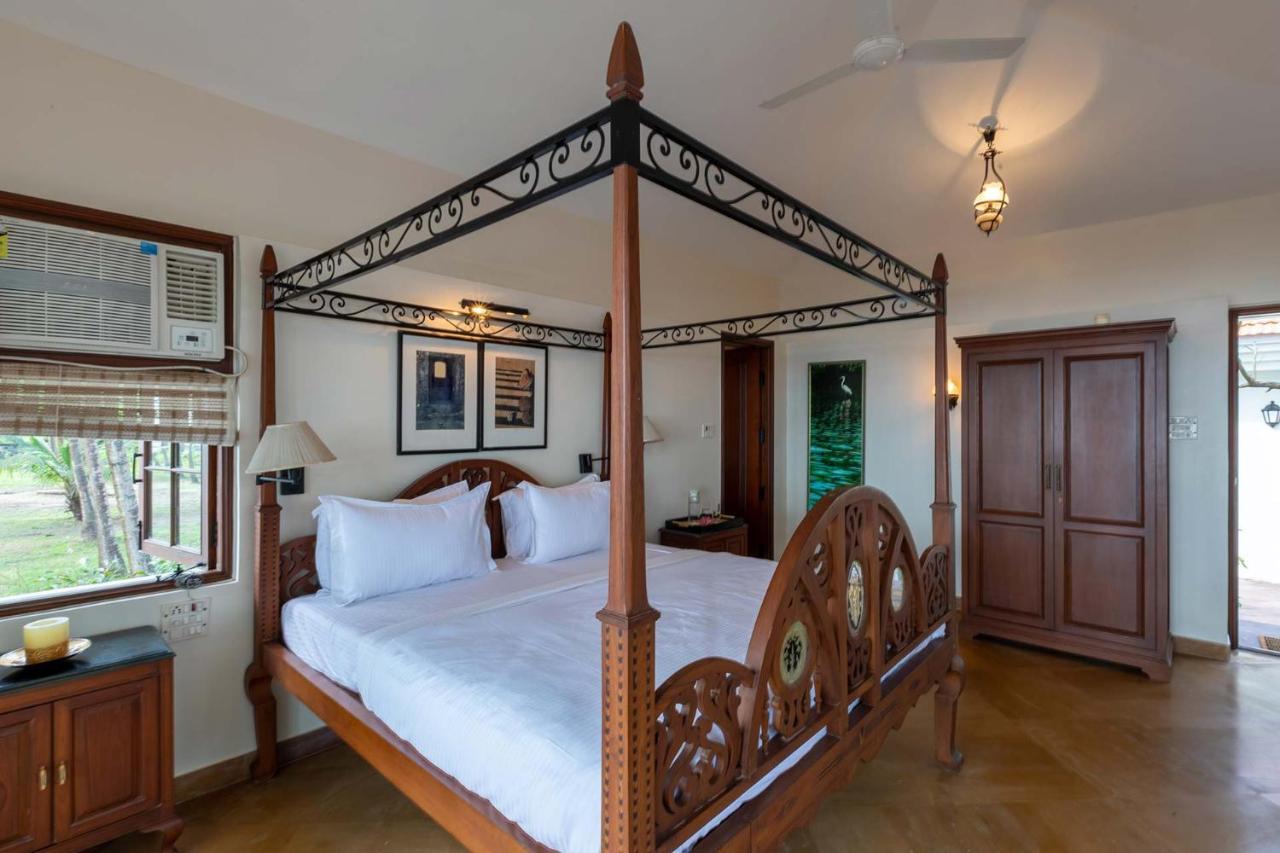 Casa Del Mer By Stayvista - Nearby Beach With, Sea-View Rooms & Coconut Farm アリバグ エクステリア 写真