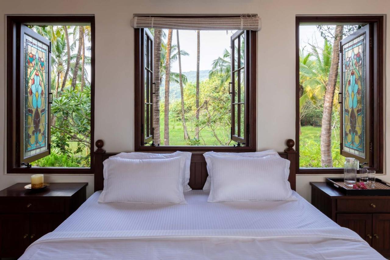 Casa Del Mer By Stayvista - Nearby Beach With, Sea-View Rooms & Coconut Farm アリバグ エクステリア 写真