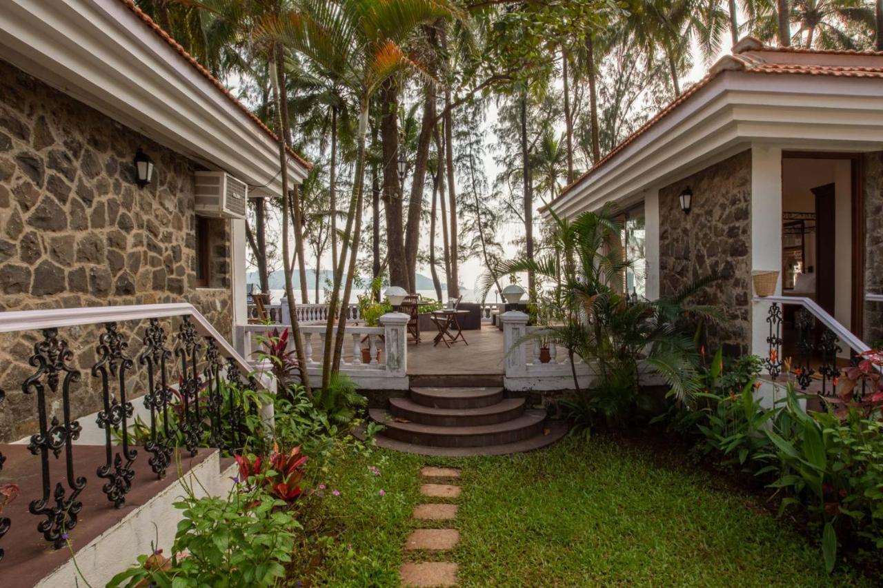 Casa Del Mer By Stayvista - Nearby Beach With, Sea-View Rooms & Coconut Farm アリバグ エクステリア 写真