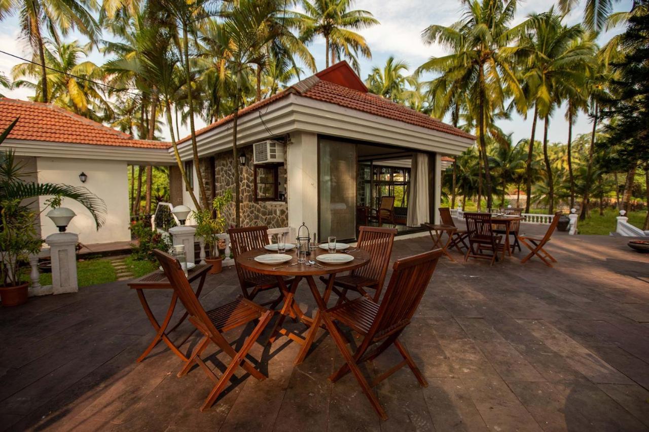 Casa Del Mer By Stayvista - Nearby Beach With, Sea-View Rooms & Coconut Farm アリバグ エクステリア 写真