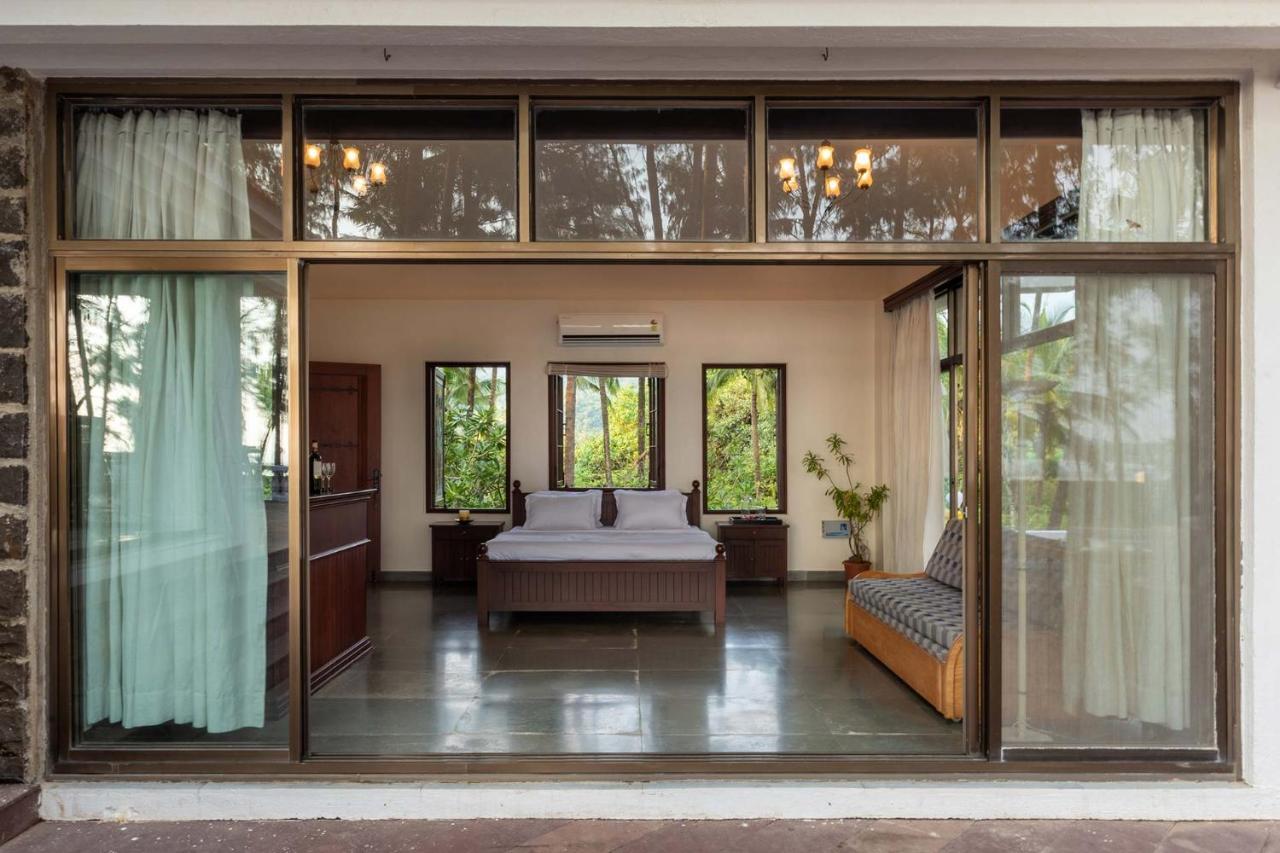 Casa Del Mer By Stayvista - Nearby Beach With, Sea-View Rooms & Coconut Farm アリバグ エクステリア 写真